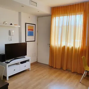 apartamento-centrico-con-parking.hotelsinnerja.org/